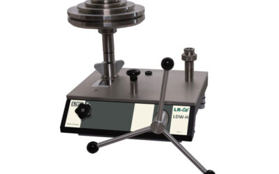 Hydraulic Deadweight Tester for Calibrating Pressure Measuring Instruments