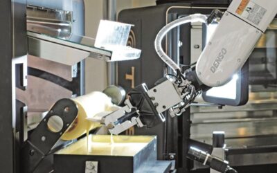 Ultra-Compact Industrial PC and TwinCAT Power Robot-Based Cake Production